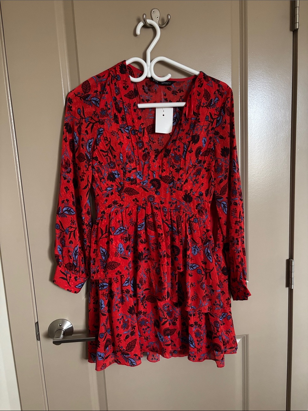 Zara Red Floral V-Neck Long-Sleeve mini Dress